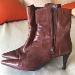 Pointed toe booties/boots